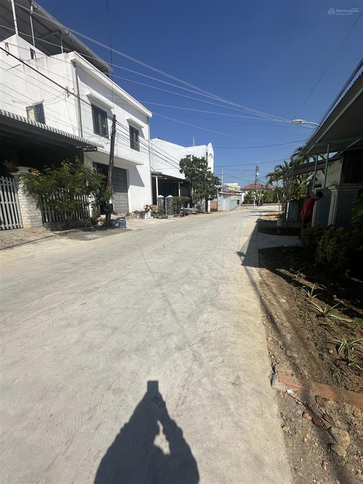 Mtkd lê đình thu, tx ninh hoà 279m2(6.6x42m) 2 tầng đúc btct 4 pn nt đầy đủ gần bv ninh hoà