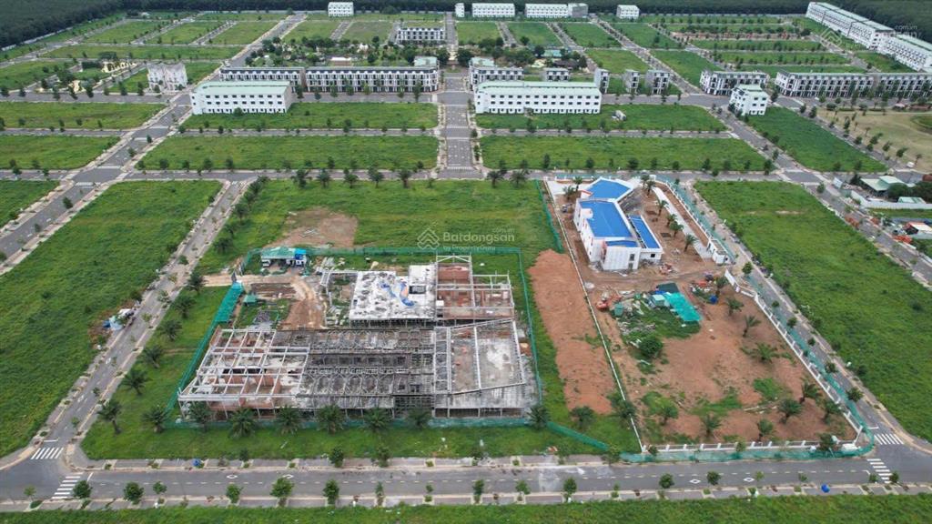 Đất nền cách sân bay long thành 2.5km, thổ cư 100%, ocb cho vay 70%, ck 1015 chỉ sjc