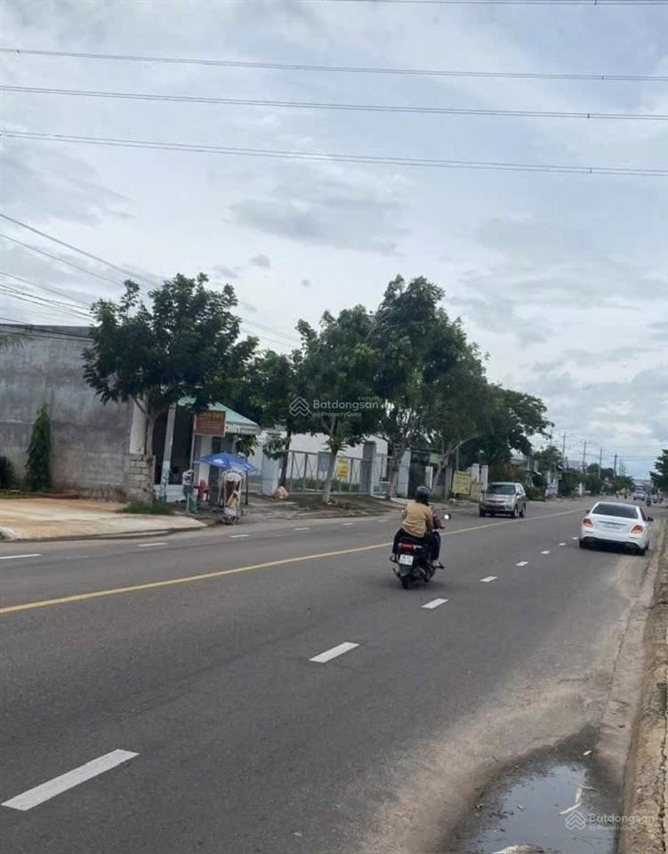 Bán đất thổ góc thổ cư (ont) 2 mặt tiền quốc lộ 28, đối diện khu tái định cư xã hàm liêm