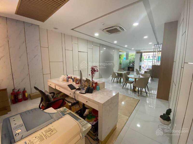 Cho thuê nhà sd 300m2 mặt tiền đường trần nhật duật, phường tân định, quận 1