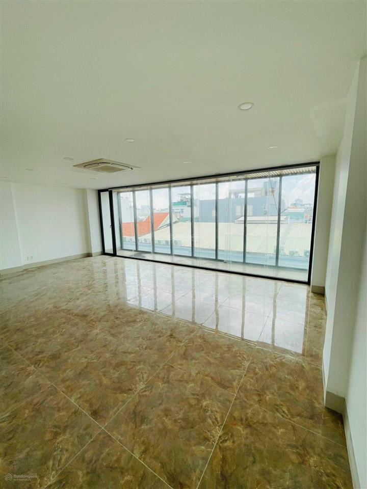 Cho thuê nhà mặt tiền khu vip tại phan xích long  dtsd 960m2  5 tầng