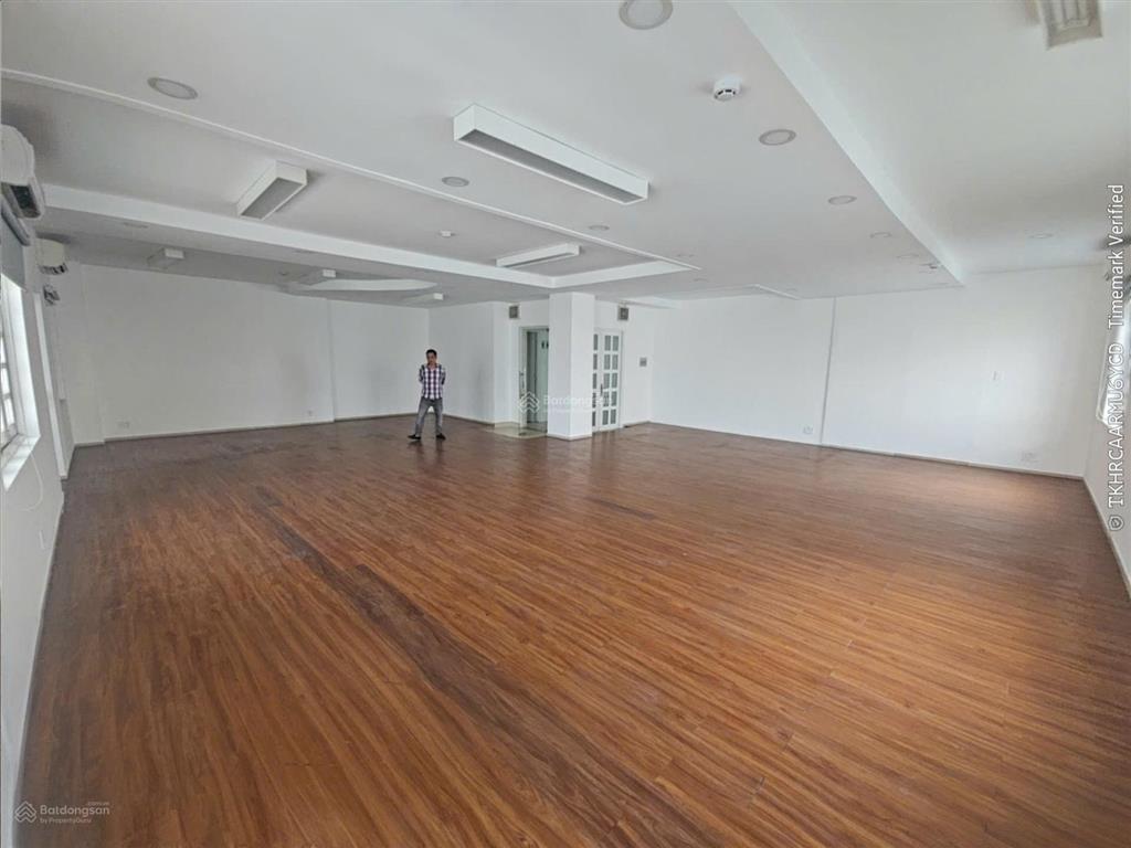 Cần cho thuê nhà 115/10a trần quốc thảo, phù hợp văn phòng, thẩm mỹ, dtsd gần 1800m2 tại quận 3