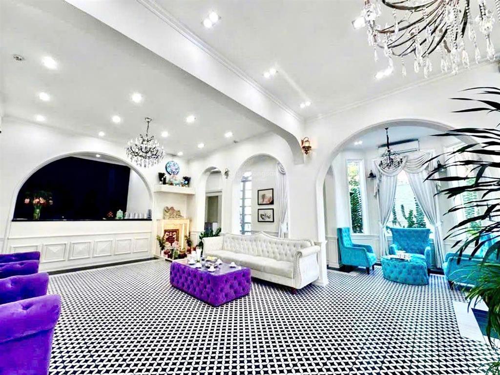 Cần cho thuê biệt thự sân vườn tại phạm ngọc thạch, quận 3  phù hợp mô hình f&b