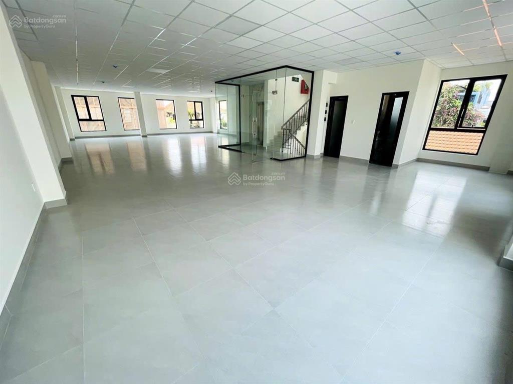 Chính chủ cho thuê tòa nhà văn phòng  dtsd gần 1500m² tại tú xương quận 3
