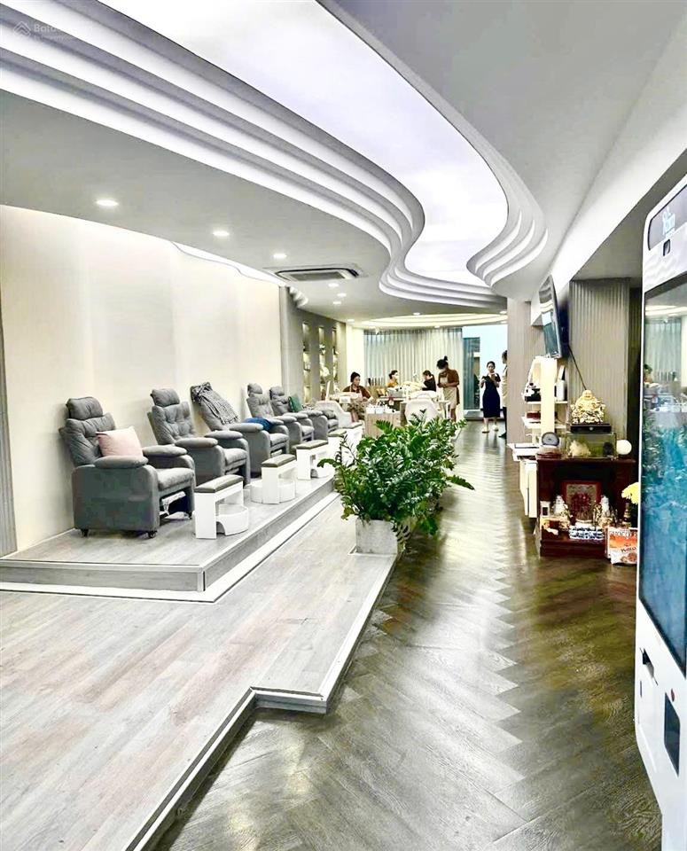 Cho thuê nhà 46 nguyễn thông, phường 9, quận 3  dtsd 900m2