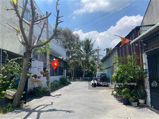 100,3m2 (4,5x22,3) đất có sẵn nhà kiên cố, bán giá đất thu hồi vốn làm ăn, sát bờ bao sông sài gòn