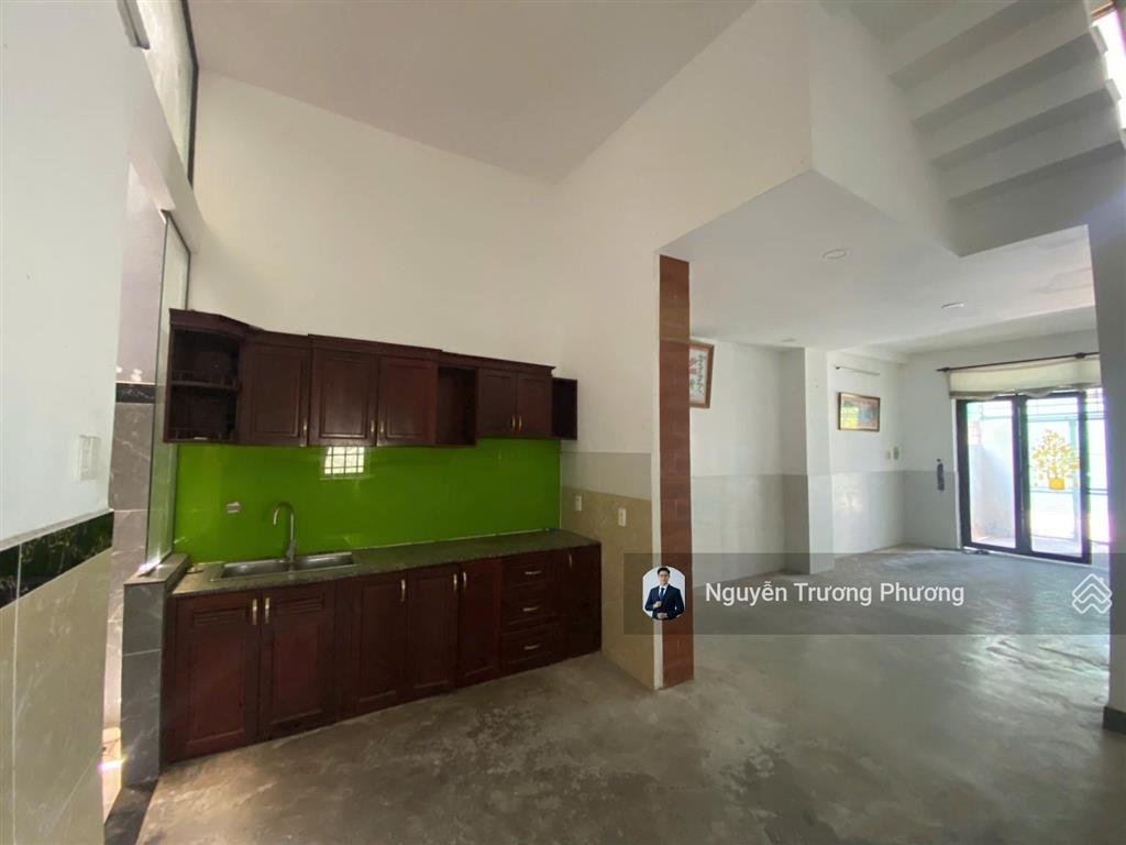 100,3m2 (4,5x22,3) đất có sẵn nhà kiên cố, bán giá đất thu hồi vốn làm ăn, sát bờ bao sông sài gòn