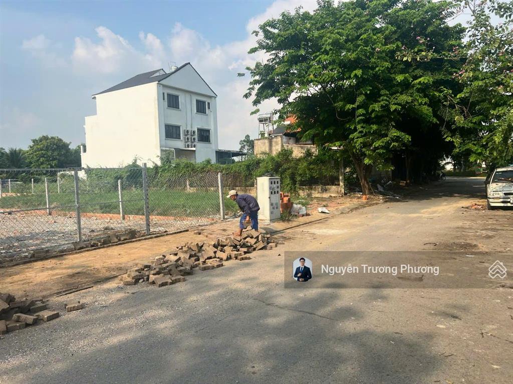 220m2 (10x22) đất biệt thự  view đẹp  đường nhựa trong kdc  có vỉa hè hạ tầng quy hoạch đồng bộ
