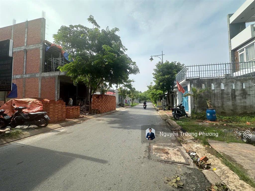 220m2 (10x22) đất biệt thự  view đẹp  đường nhựa trong kdc  có vỉa hè hạ tầng quy hoạch đồng bộ