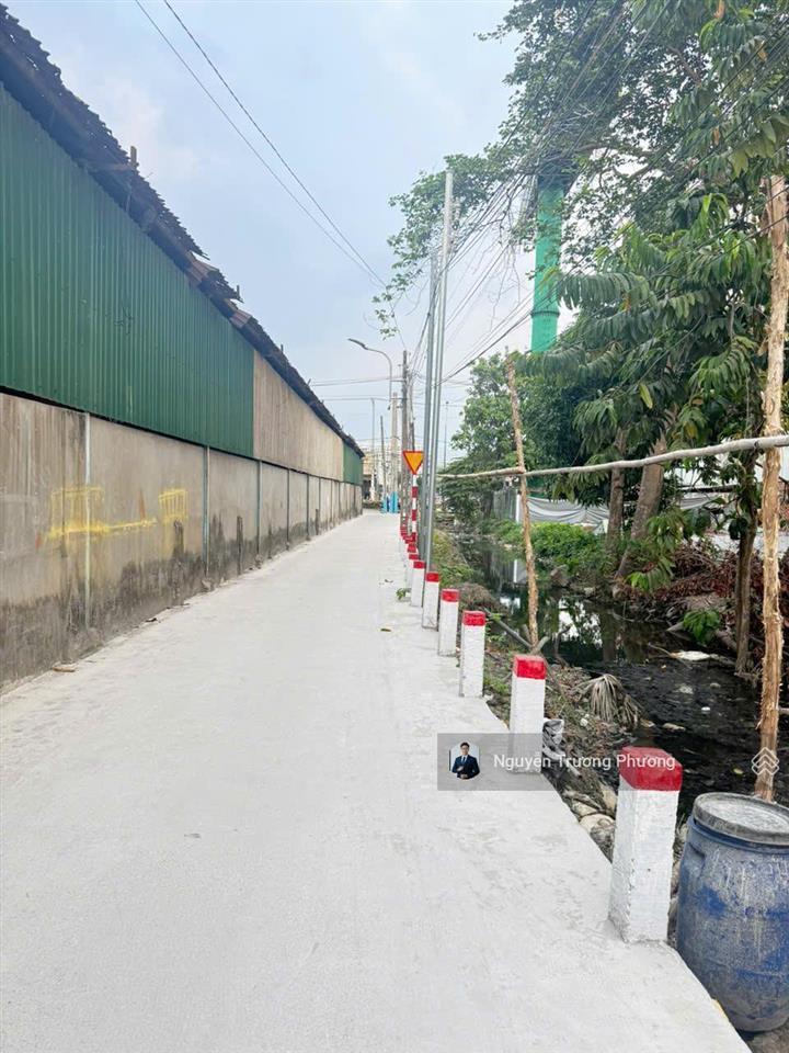 124m2(9,8x13,5) nhà sát ql13 chỉ 50m ngay bệnh viện qt hạnh phúc 2 căn riêng ở + cho thuê cực tiện