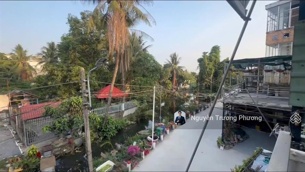 124m2(9,8x13,5) nhà sát ql13 chỉ 50m ngay bệnh viện qt hạnh phúc căn đôi riêng biệt ở + cho thuê