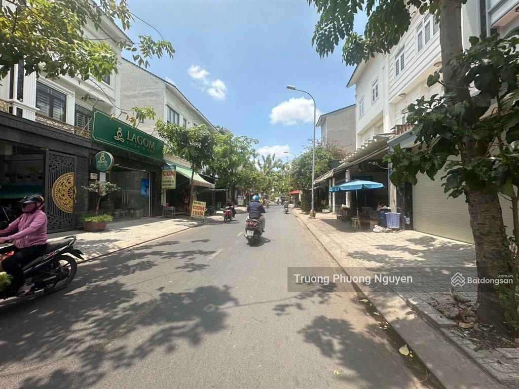 (8,3x27,5) 226,5m2 đất có 100m2 thổcư mặt tiền nhựa vp số cách quốc lộ 13 500m ngay sát bờ sông lớn