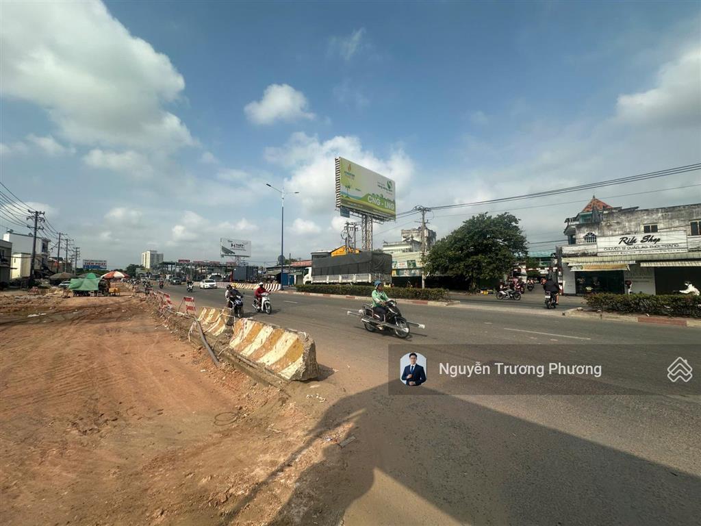 Chính chủ gửi bán lô đất 100,3m2 có sẵn nhà sát sông sg, thông ql13, thuận tiện về trung tâm sg