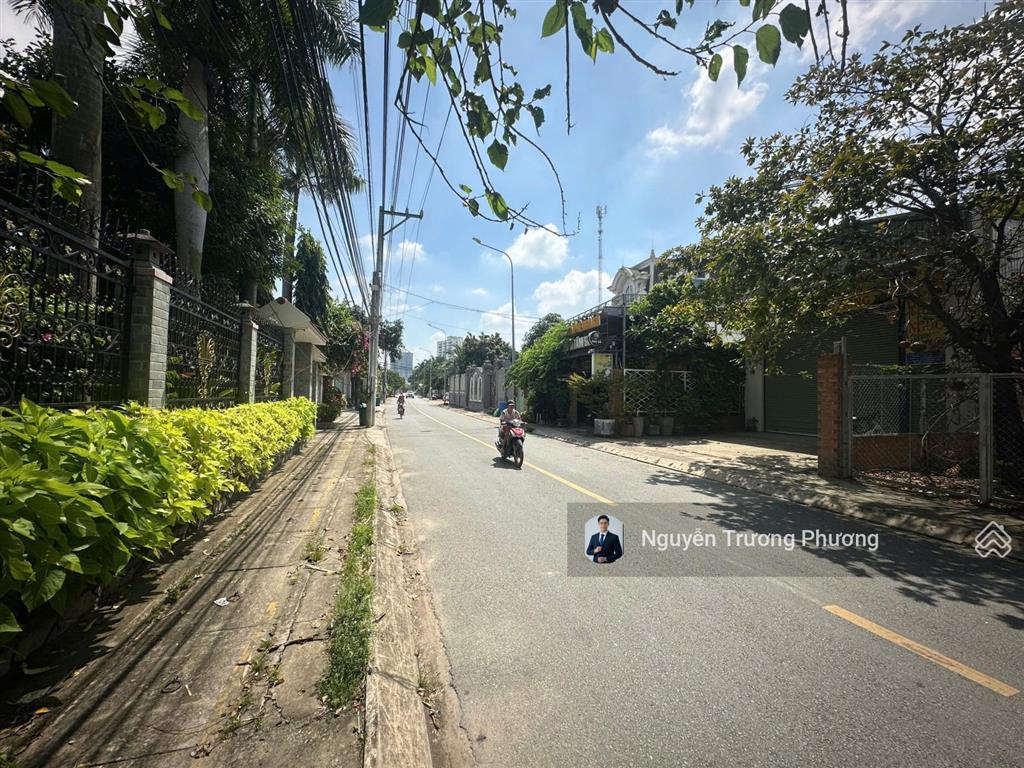 Chính chủ gửi bán lô đất 100,3m2 có sẵn nhà sát sông sg, thông ql13, thuận tiện về trung tâm sg