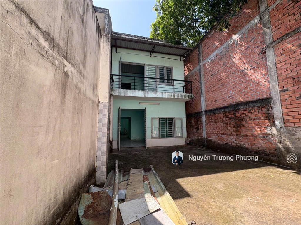 Chính chủ gửi bán lô đất 100,3m2 có sẵn nhà sát sông sg, thông ql13, thuận tiện về trung tâm sg