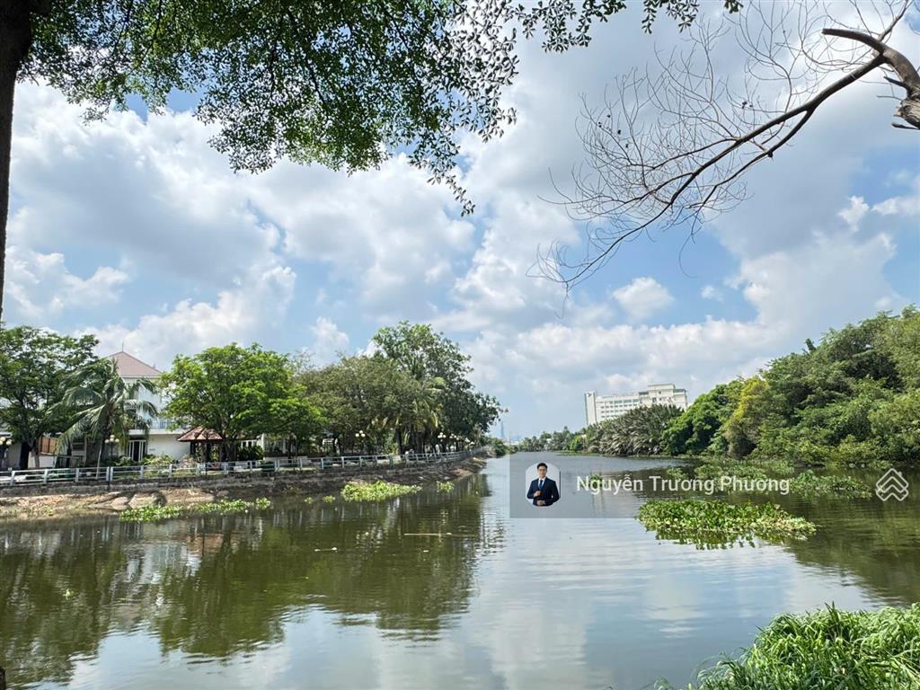 Chính chủ gửi bán lô đất 100,3m2 có sẵn nhà sát sông sg, thông ql13, thuận tiện về trung tâm sg