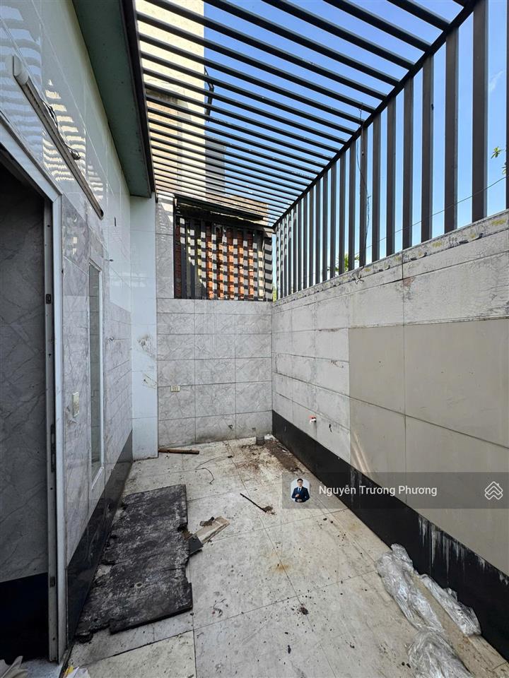 Bán đất tặng nhà 6x23 138m2 full thổ cư khu vực phát triển tod đường nhựa 6m vỉa hè 3m