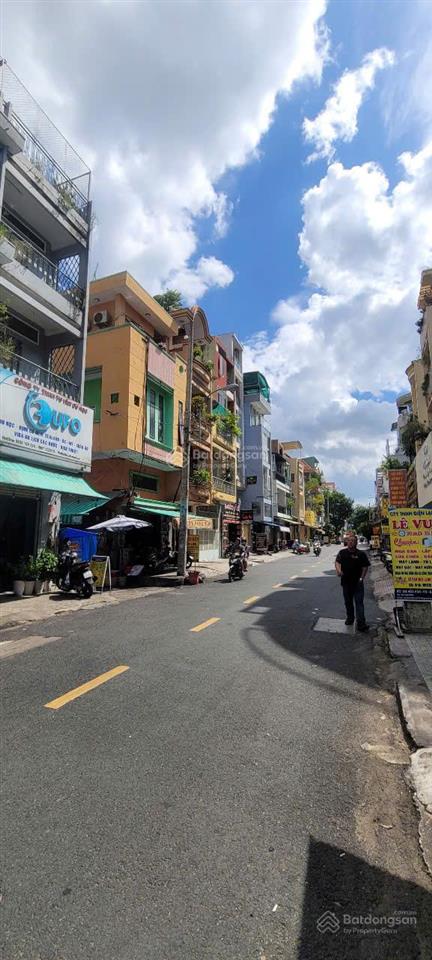 Mặt tiền quận 10 ngay đại học kinh tế ueh, vòng xoay nguyễn tri phương chỉ 10 tỷ