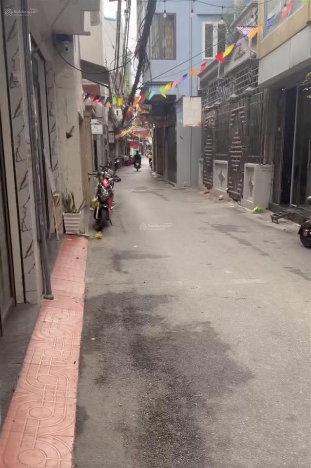 Bán nhà 2,5 tầng ngõ 63 phố cấm 41,2m2 bìa hồng 2 quyền giá 2.35 tỷ