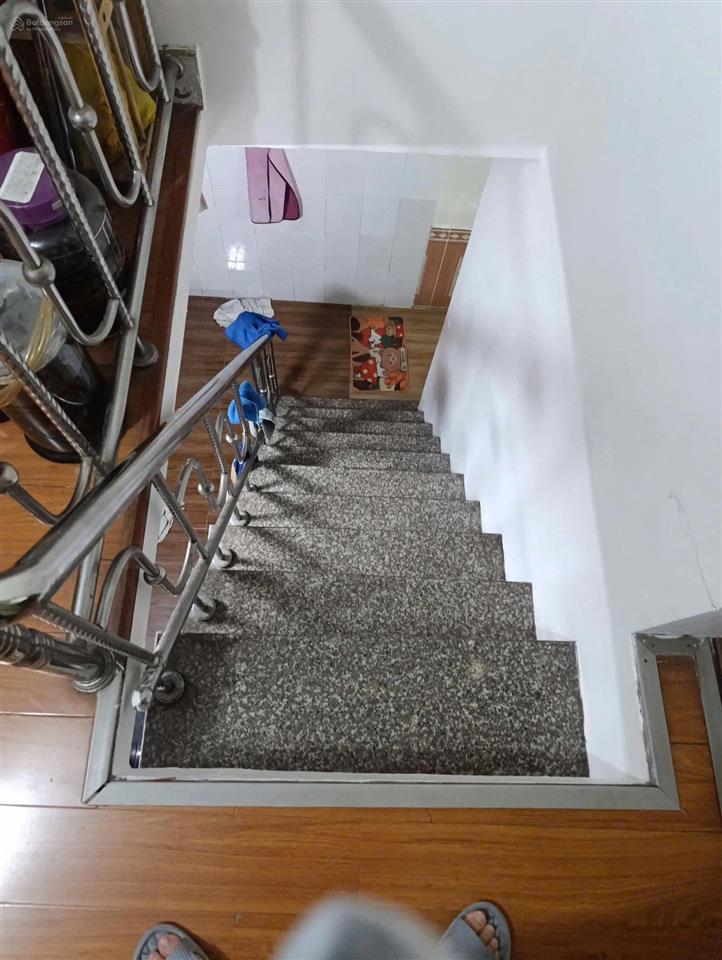 Bán nhà ngõ 106 lê lai 46,5m2 x 2,5 tầng vị trí kinh doanh giá 2,5 tỷ