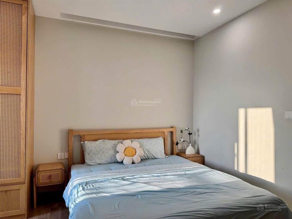 Giảm giá bán nhanh căn 2pn, 60m2 đủ đồ toà onsen ecopark