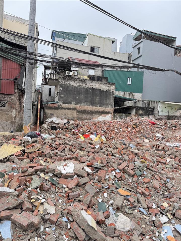 Đất mặt phố tam trinh 40m2. mt rộng kinh doanh sầm uất, an sinh tốt. tiện ích đủ. giá chỉ 20 tỷ