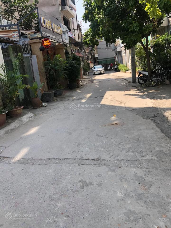 Chính chủ cần bán gấp mảnh đất đường đức giang. 60m2. oto đỗ ngay cửa 20m ra phố giá chỉ hơn 6 tỷ