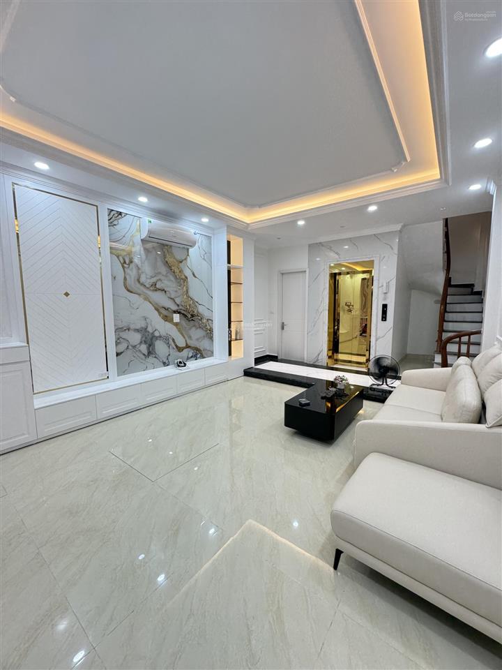 Nhà mới vĩnh hưng 6 tầng thang máy, cách 1 nhà ra phố. tặng full nội thất xịn xò. giá chỉ 15 tỷ