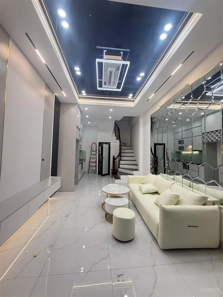 Nhà mới đẹp, ở luôn tặng full nội thất.giá chỉ 5,9 (ctl)tỷ nhà bát khối, 5 tầng 3 ngủ, đủ công năng