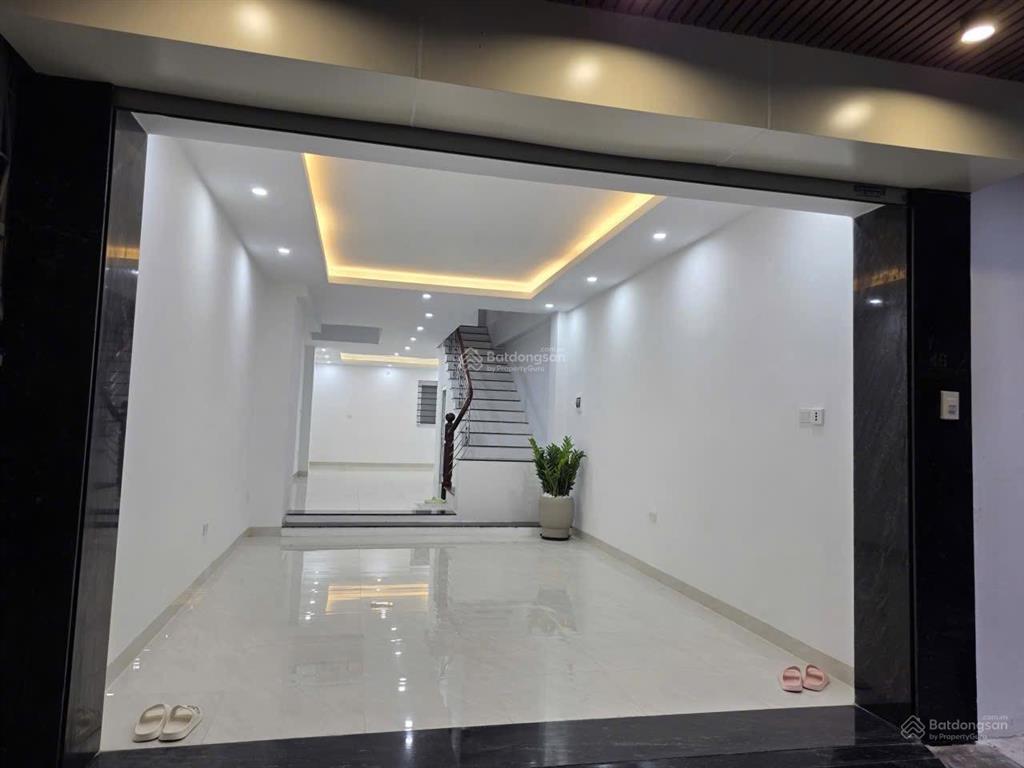 Bán gấp nhà lê trọng tấn. 5 tầng, gara ô tô, phân lô, gần phố, ở luôn. giá chỉ nhỉnh 17 tỷ