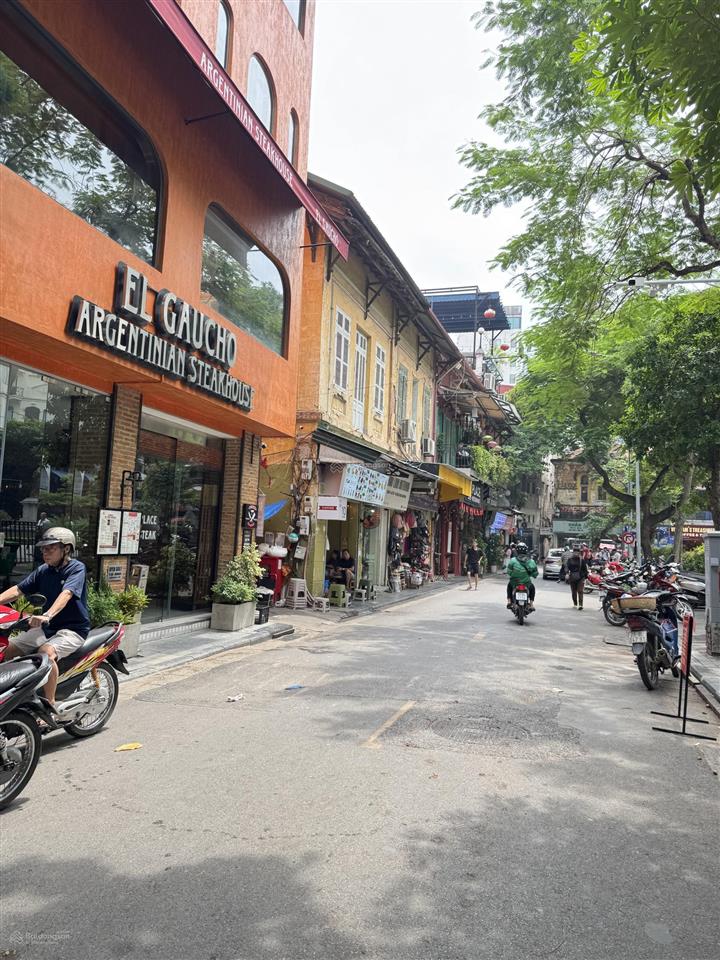 Chính chủ bán nhà mặt phố nhà thờ. 100m2. 5 tầng, lô góc, 3 mặt thoáng dòng tiền ổn định giá 190 ty