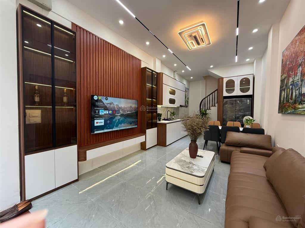 Bán nhà riêng full nội thất mặt ngõ thông, oto qua nhà tại tam trinh, hơn 9tỷ, 35m2, giá cực tốt