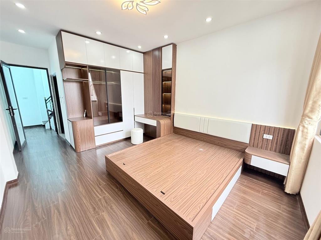 Bán nhà riêng full nội thất mặt ngõ thông, oto qua nhà tại tam trinh, hơn 9tỷ, 35m2, giá cực tốt