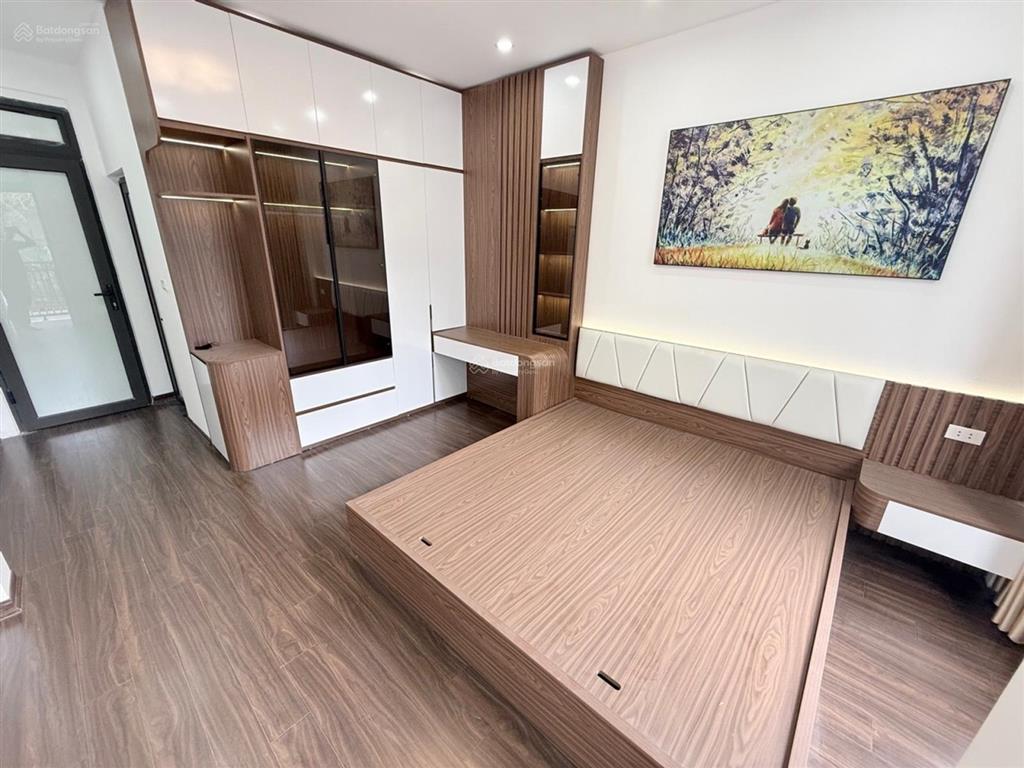 Bán nhà riêng full nội thất mặt ngõ thông, oto qua nhà tại tam trinh, hơn 9tỷ, 35m2, giá cực tốt