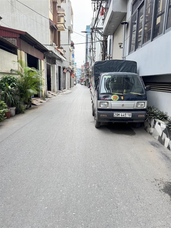 Bán nhà giáp bát, kim đồng. 100m2. 4 tầng. view hồ, oto tránh. giá chỉ nhỉnh 20 tỷ