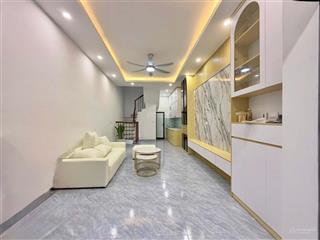 Bán gấp nhà khâm thiên. 35m2, 4 tầng, thoáng trước sau, tặng full nội thất. giá chỉ hơn 8 tỷ