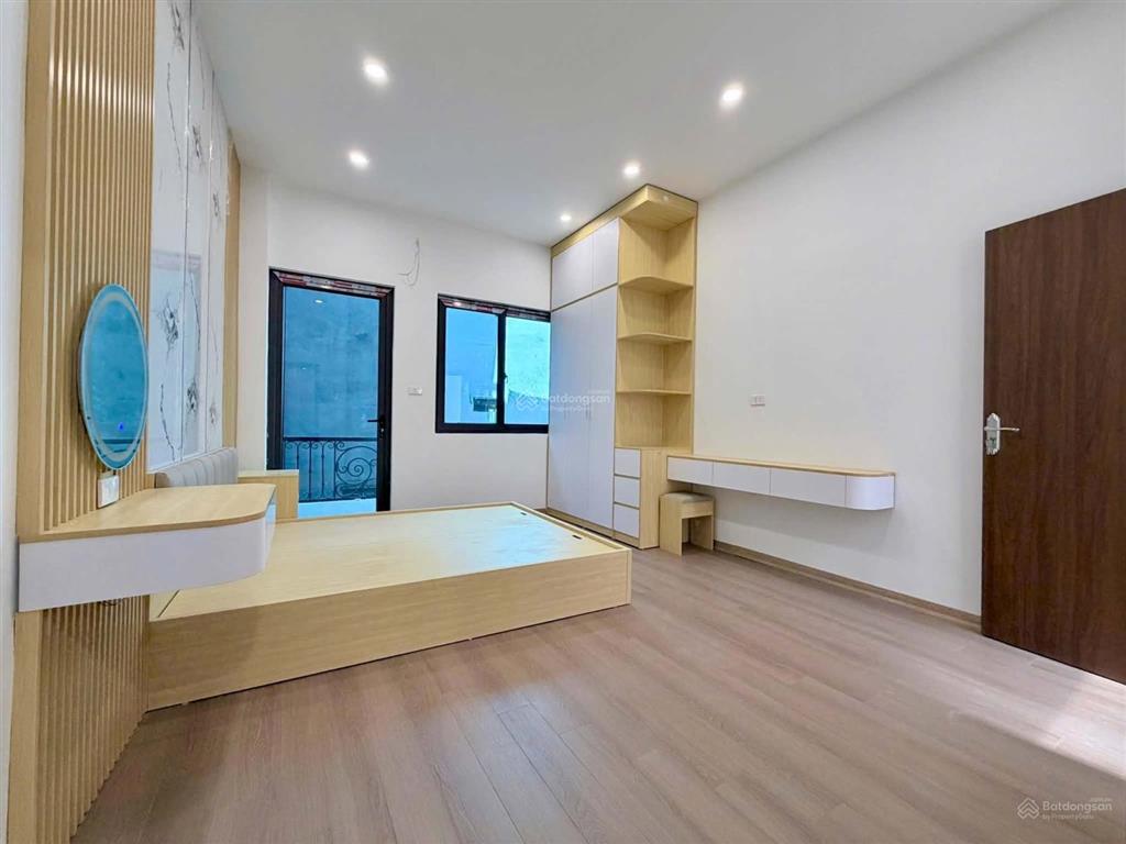 Bán gấp nhà khâm thiên. 35m2, 4 tầng, thoáng trước sau, tặng full nội thất. giá chỉ hơn 8 tỷ