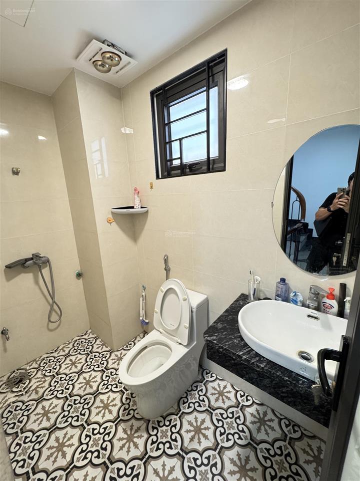 Nhà mới, ở luôn chỉ 3 bước chân ra phố đại la, trung tâm. lô góc 3 mặt thoáng vĩnh viễn. giá 8,9 tỷ