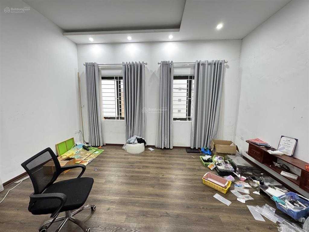 Bán nhà riêng tại đường chiến thắng, hà đông. 45m2. 43 tầng. lô góc, 3 mặt thoáng, oto. giá 12,5 ty