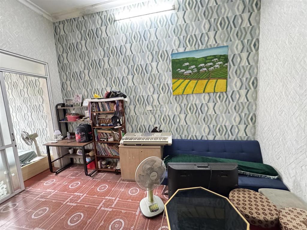Bán gấp nhà nguyễn lương bằng. 32m2. 3 tầng. ngõ thông tứ tung, gần phố. giá chỉ 5,8 tỷ