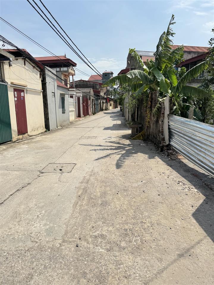 Chính chủ cần bán đất mặt đường văn tự 250m2. mt rộng, lô góc, ô tô chạy vòng quanh. giá chỉ 7 tỷ