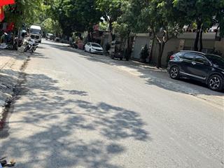 Chính chủ cần bán đất mặt đường văn tự 250m2. mt rộng, lô góc, ô tô chạy vòng quanh. giá chỉ 7 tỷ