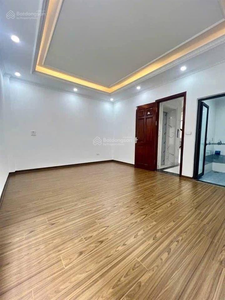 Bán căn nhà vĩnh ninh vĩnh quỳnh dt 60m2 x 5t gần chợ giá 6.9tỷ ô tô đậu gần cửa  0985 636 ***