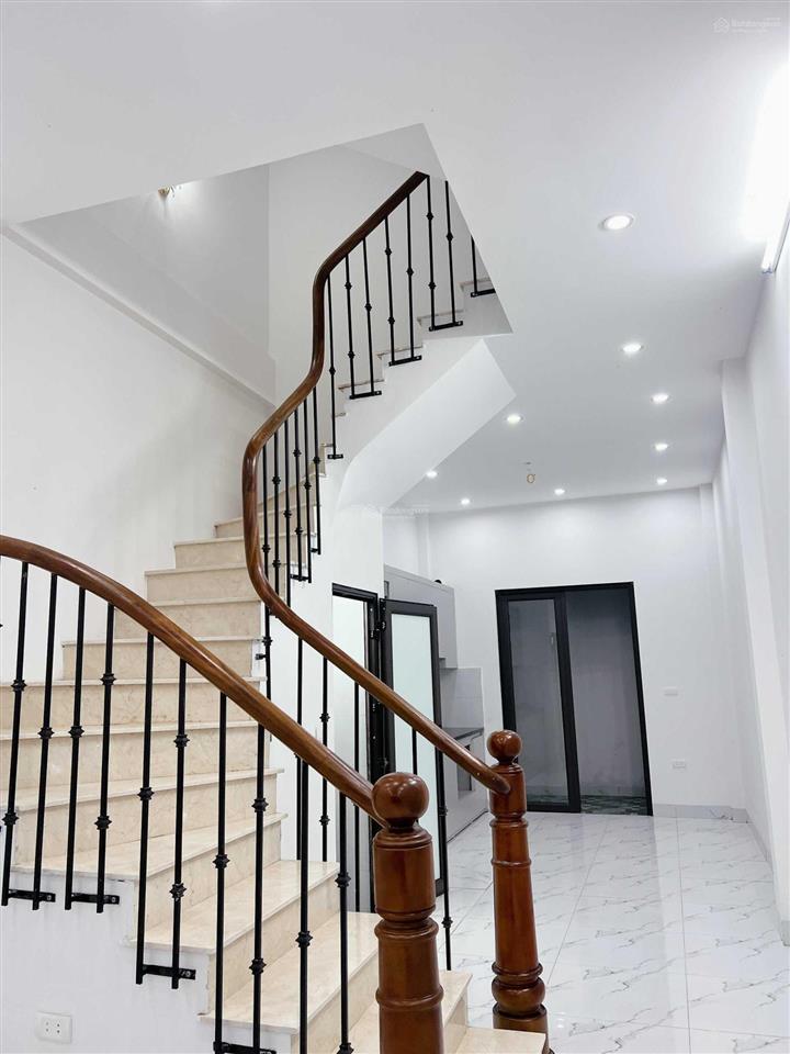 Chính chủ bán nhà vĩnh ninh vĩnh quỳnh 42m2 x 4tầng ngõ thông oto đỗ gần chỉ 5.5tỷ  0982 360 ***