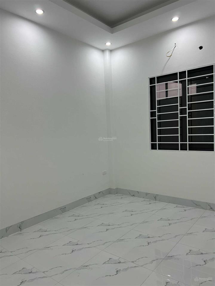 Chính chủ bán nhà vĩnh ninh vĩnh quỳnh 42m2 x 4tầng ngõ thông oto đỗ gần chỉ 5.5tỷ  0982 360 ***