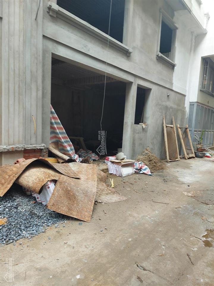 Siêu phẩm bán nhà ngọc hồi 40m2 x 4.5 tầng hướng tn ô tô đỗ gần cửa giá 5.6 tỷ,  0985 636 ***