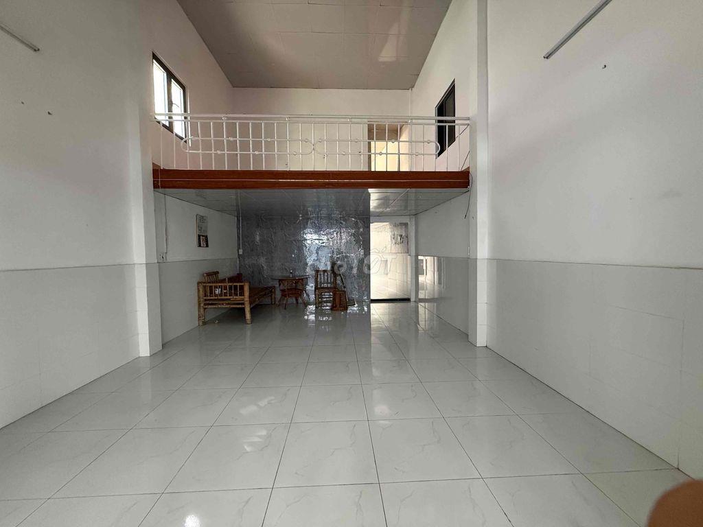 Nhà Kiệt ô tô Nguyễn Phan Vinh