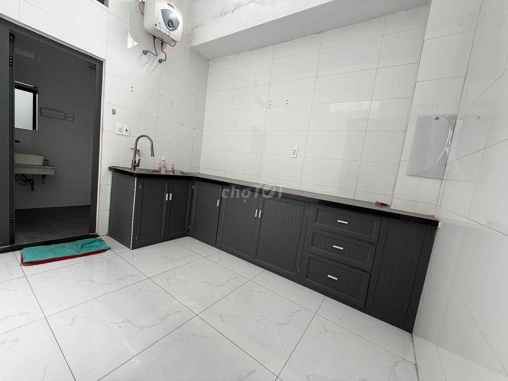 Nhà Kiệt ô tô Nguyễn Phan Vinh