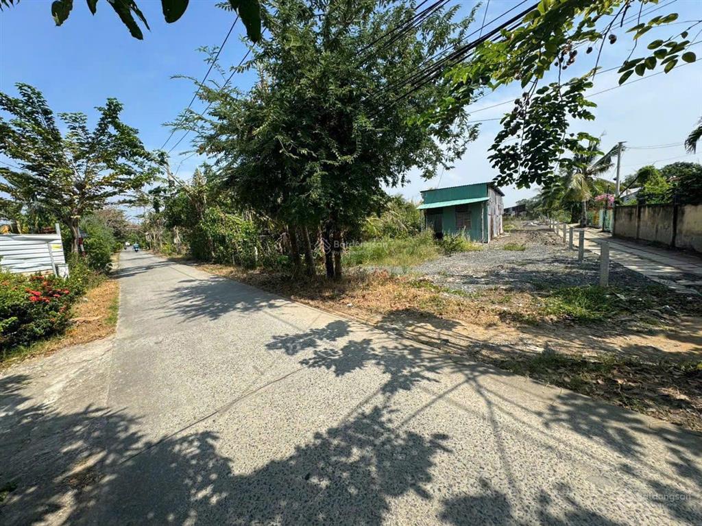 Bán 1200m2 đất (300m2 thổ cư) mặt tiền liên ấp 2  3 xã hiệp phước  nhà bè. giá 5,2 tỷ