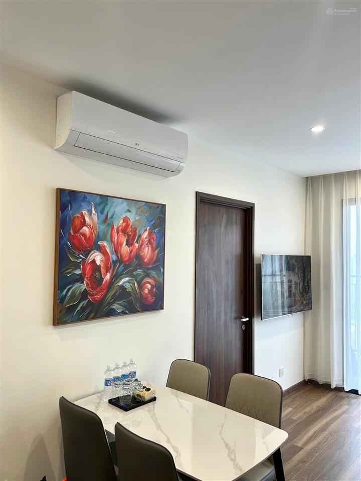 Tòa zr2 căn 2pn full đồ điện tử giá 11tr/tháng
